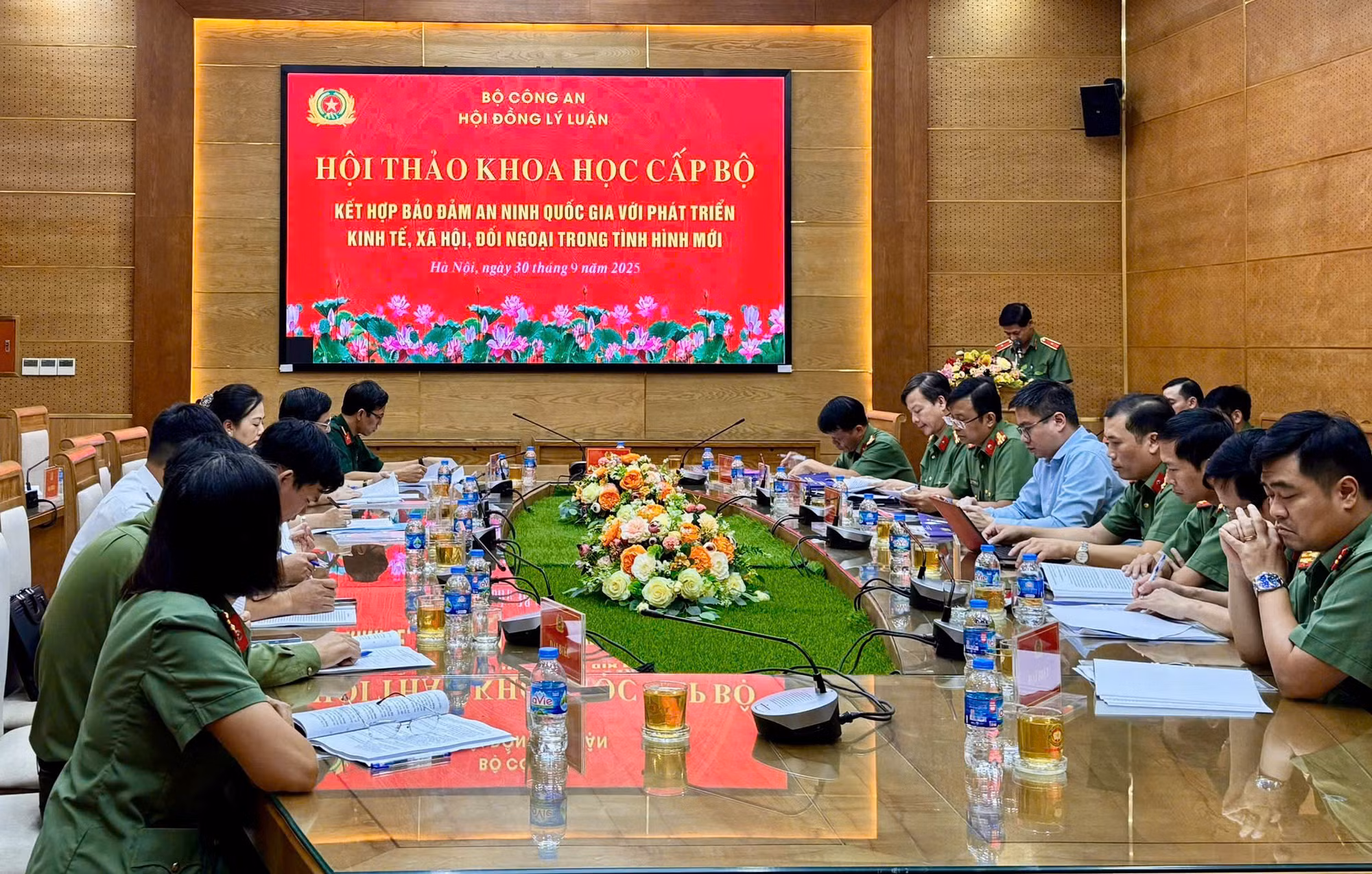 Kết hợp bảo đảm ANQG với phát triển kinh tế-xã hội và đối ngoại trong tình hình mới -0
