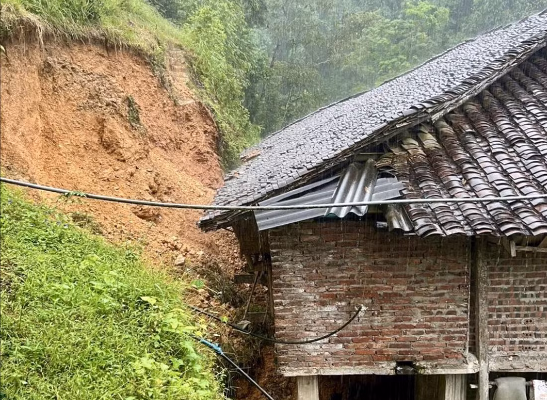 Nhiều hộ dân, trường học ở Cao Bằng ngập sâu do mưa lớn -1