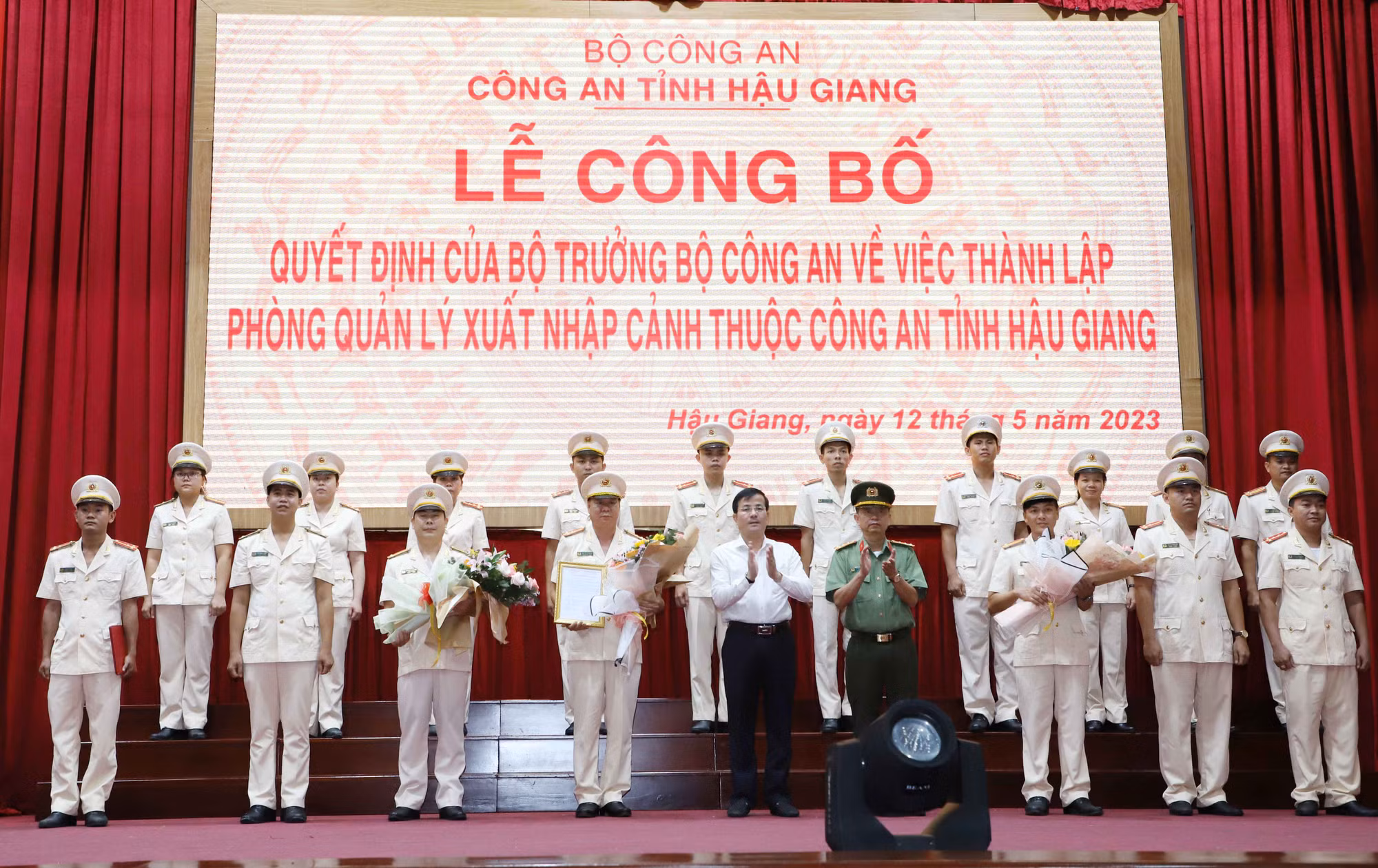 Thành lập Phòng Quản lý xuất nhập cảnh Công an tỉnh Hậu Giang -0