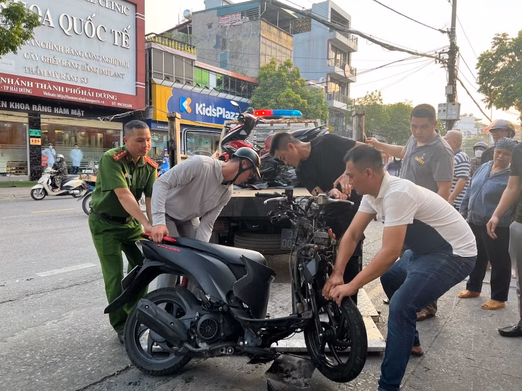 Uống rượu, lái xe gây tai nạn làm 4 người bị thương -3