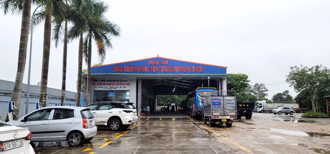 Công an vào cuộc vụ gara ô tô ghi hóa đơn “phong bì cho đăng kiểm