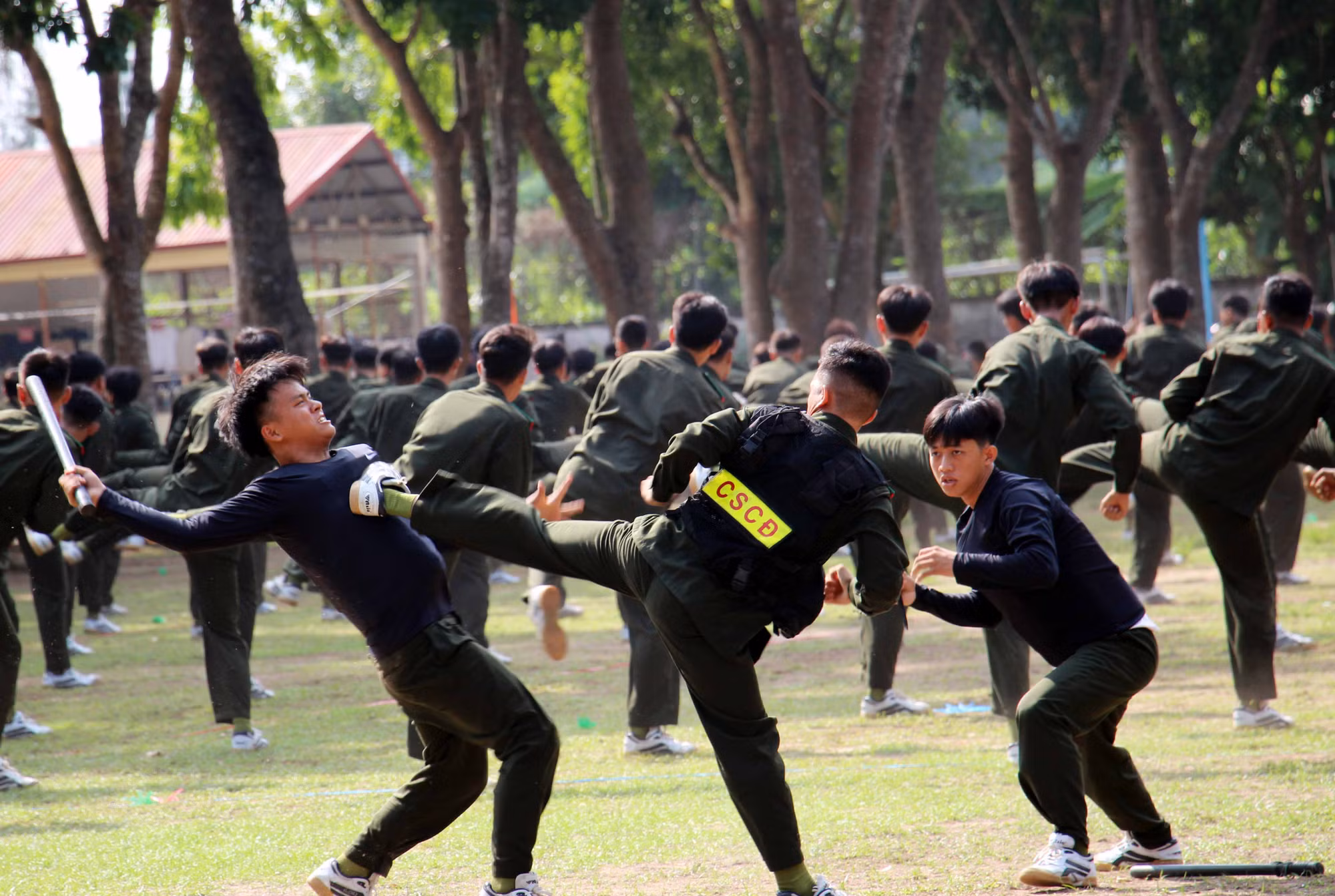 Bế mạc khóa huấn luyện chiến sĩ nghĩa vụ CAND năm 2023 -3