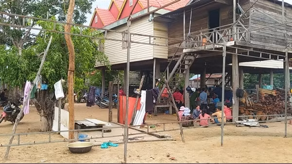 Bị điện giật, ba cha con tử vong