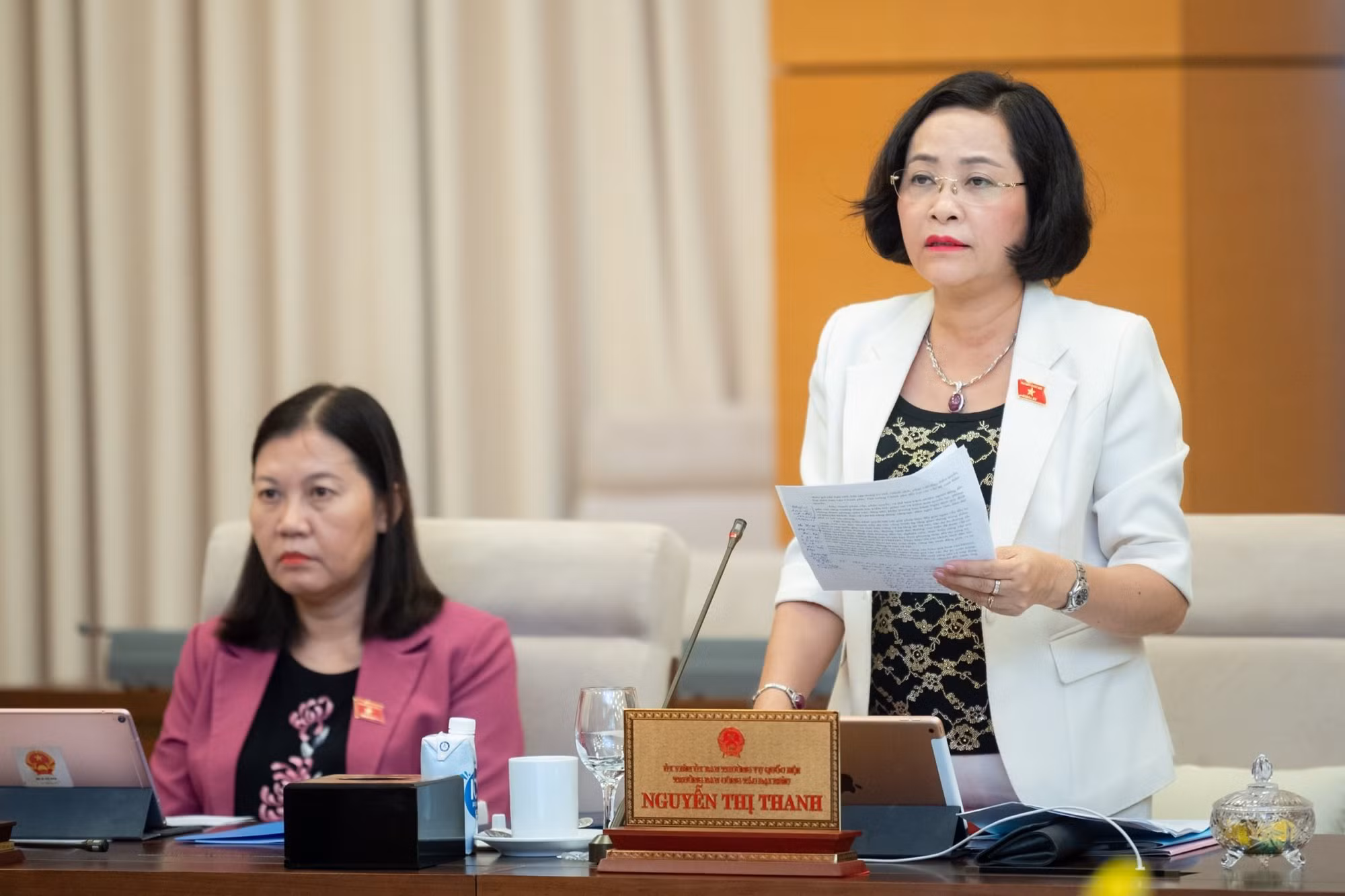 Cán bộ xin từ chức trong 10 ngày nếu quá nửa 