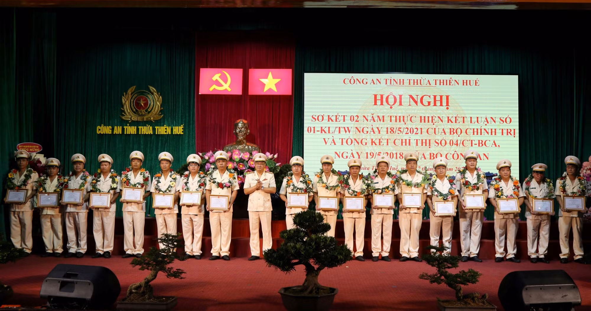 Công an Thừa Thiên-Huế tuyên dương nhiều tập thể, cá nhân điển hình tiên tiến -0