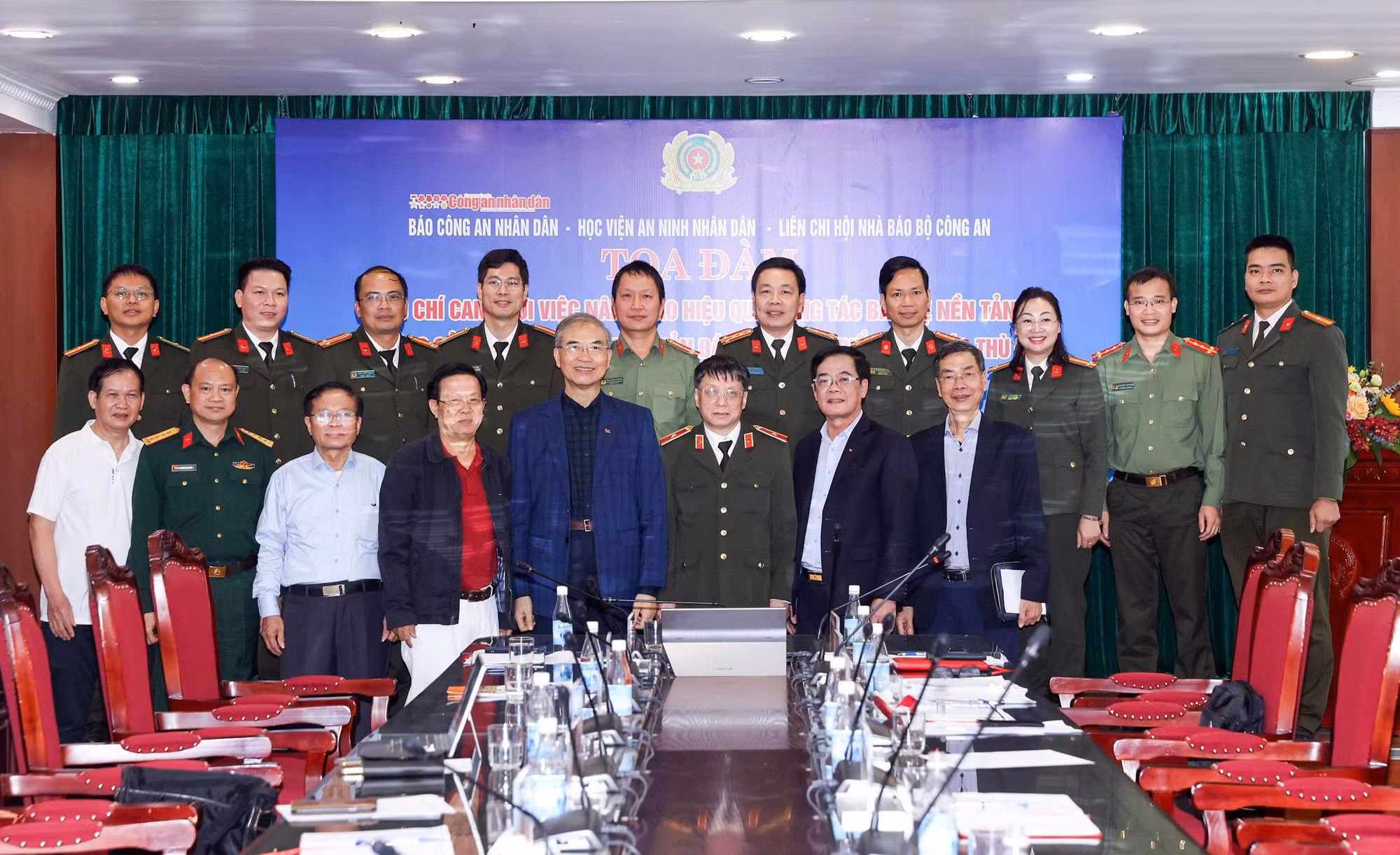 Chia sẻ kinh nghiệm tuyên truyền bảo vệ nền tảng tư tưởng của Đảng, đấu tranh phản bác quan điểm sai trái, thù địch -0