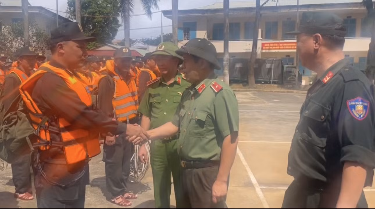 Lực lượng Cảnh sát cơ động khu vực miền Trung sẵn sàng ứng phó với bão số 13 -1