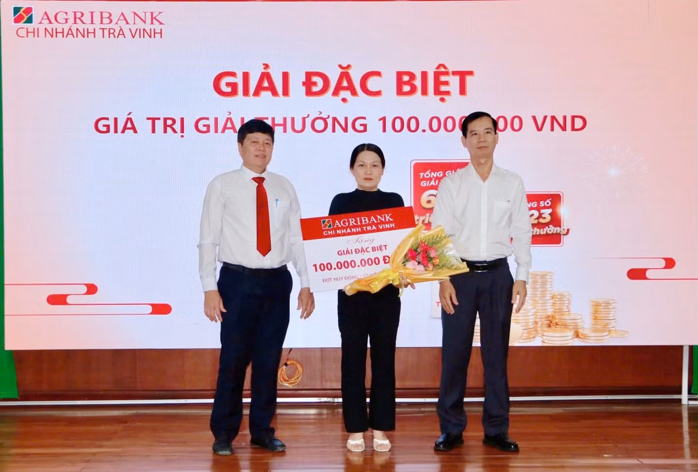 Agribank Chi nhánh Trà Vinh trao thưởng chương trình “Tiết kiệm trao tay – Mừng ngày Quốc khánh” -0