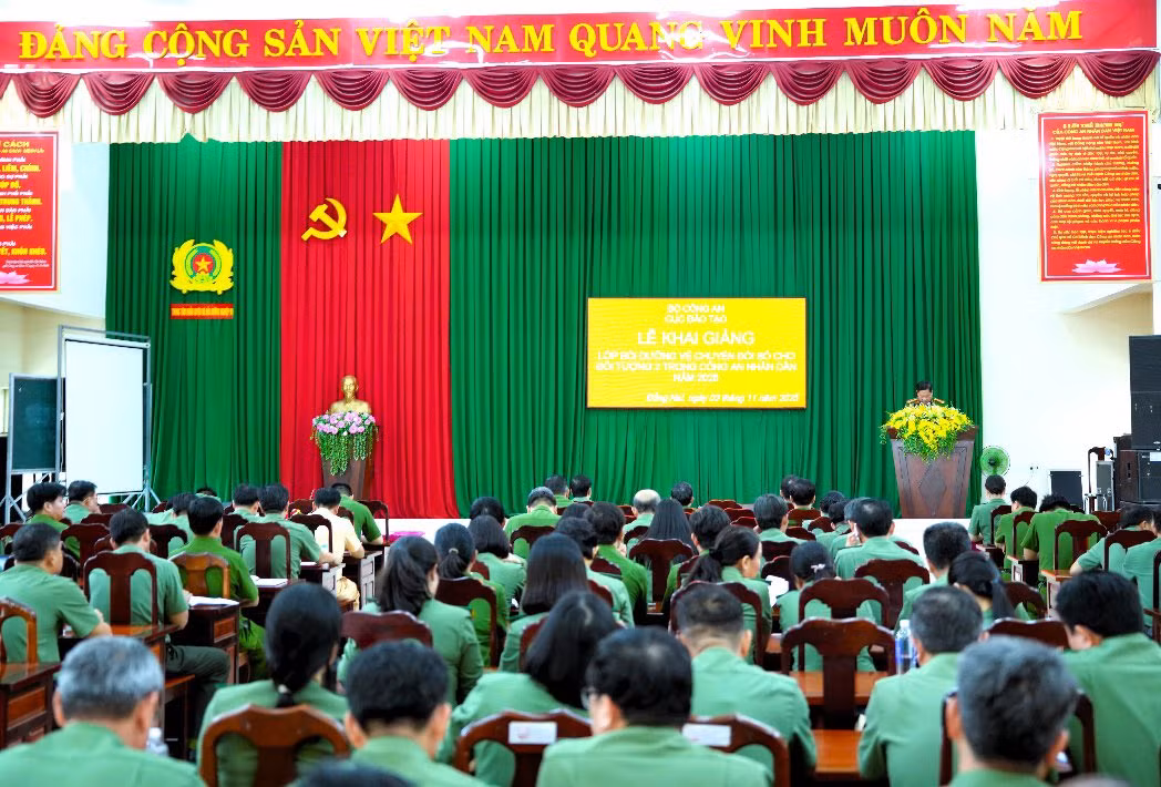 Gần 200 cán bộ, chiến sĩ Công an được bồi dưỡng kiến thức về chuyển đổi số -0