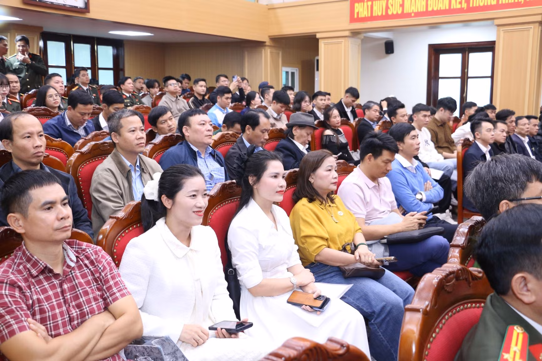Lan toả hơn nữa thông tin tích cực trên không gian mạng -0