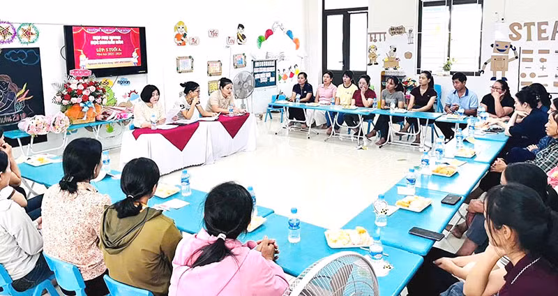 Núp bóng vận động tài trợ, “lạm thu” tiền trường -0
