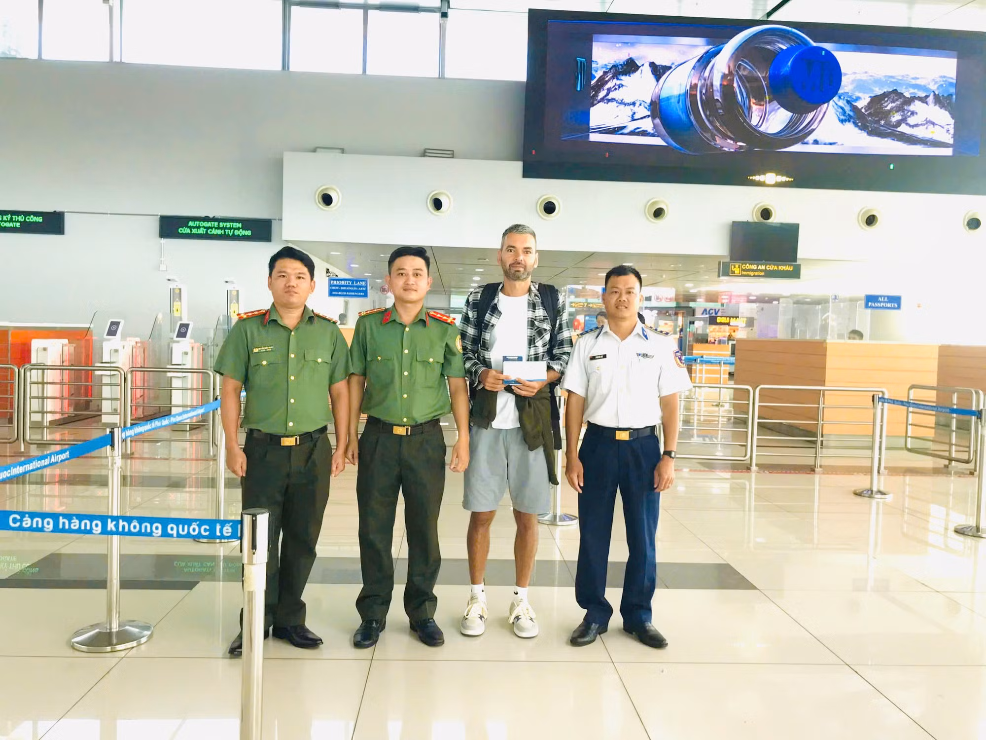 Đại sứ quán Ucraina tại Việt Nam gửi công hàm cảm ơn Công an tỉnh An Giang -0