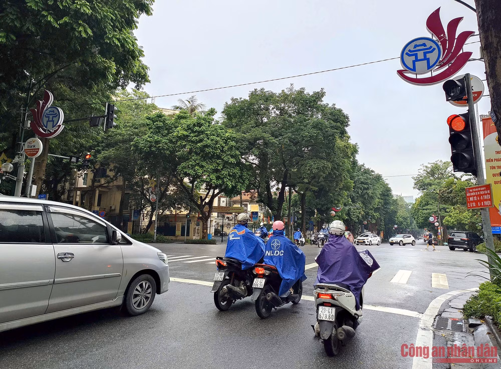Đèn tín hiệu nhiều nơi ở Hà Nội không hiển thị đếm giây -0
