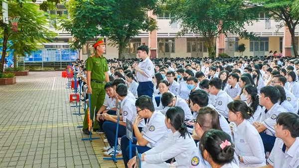 Cảnh báo từ các vụ bạo lực học đường