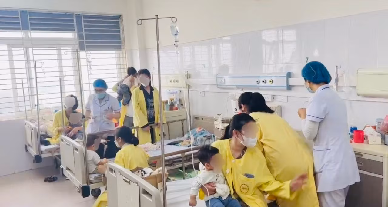 Cúm A hoành hành, nhiều trẻ phải nghỉ học nhập viện vì biến chứng -0