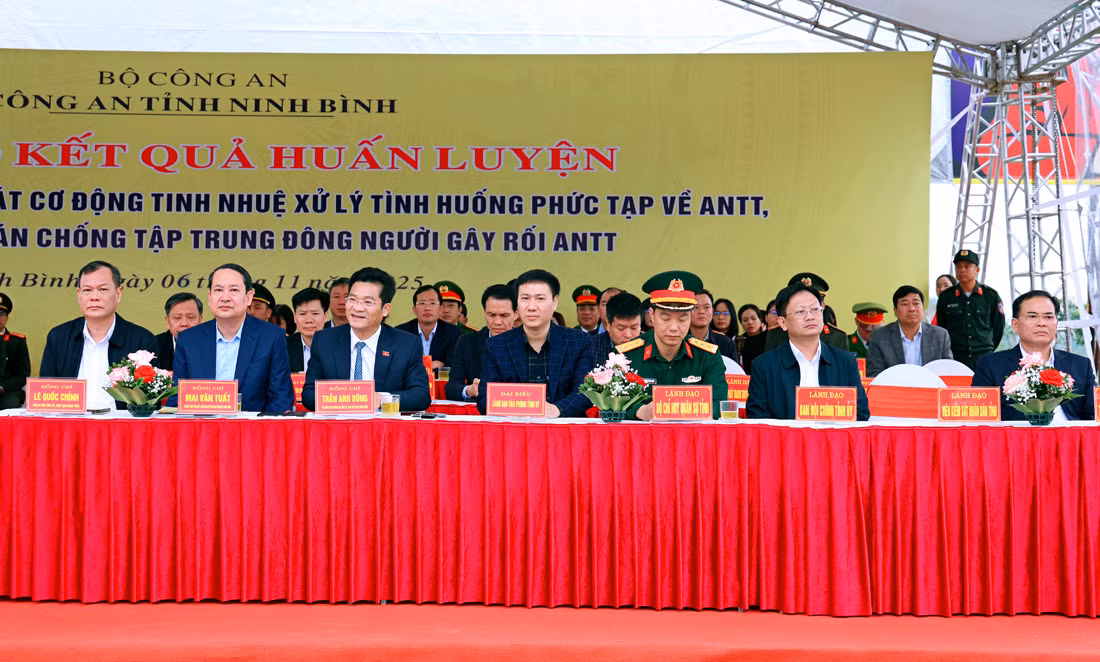 Mãn nhãn màn biểu diễn khí công, võ thuật của CSCĐ tinh nhuệ Công an Ninh Bình -0
