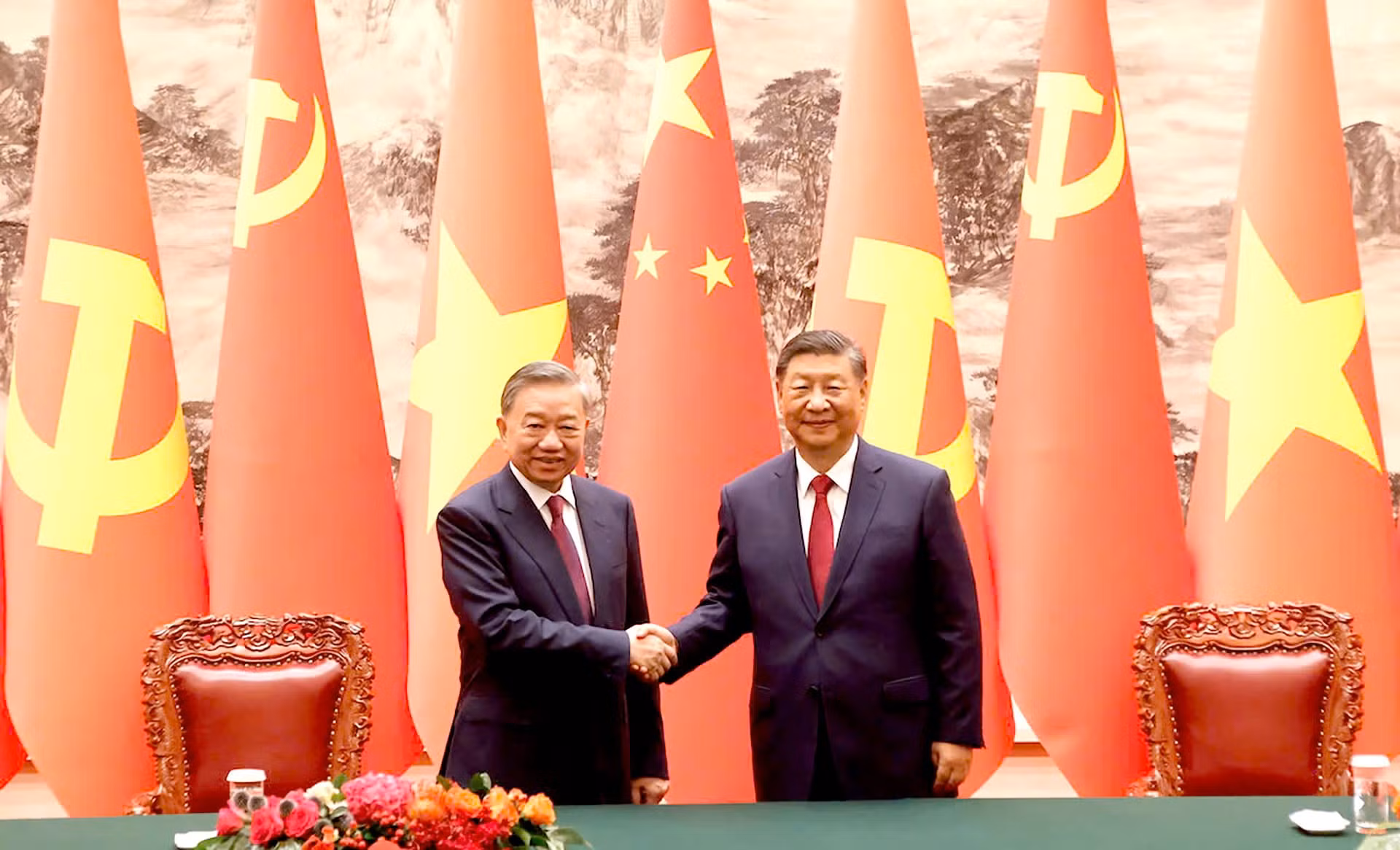 Cùng chung chí hướng, chung tay tiến lên phía trước - Kế thừa quá khứ, viết tiếp trang mới tương lai -0
