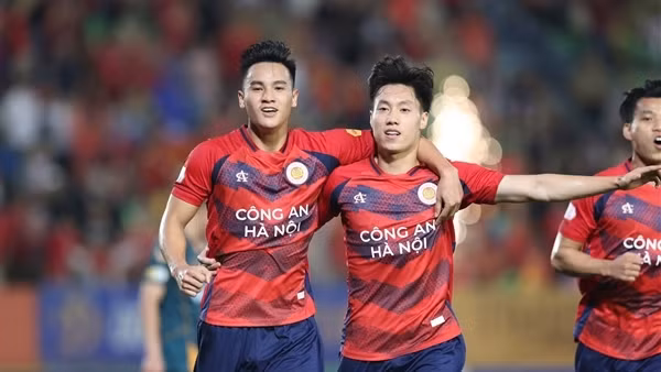 CLB Bóng đá Công an Hà Nội nối dài mạch thắng tại V.league 2024/2025