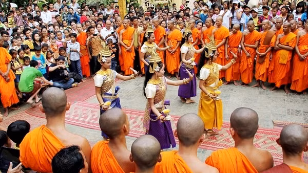 Lãnh đạo Việt Nam chúc mừng Lào và Campuchia nhân dịp Tết cổ truyền