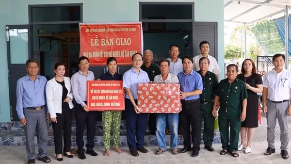 Nghĩa cử nhân văn từ những căn nhà trên quê hương Tây Hòa