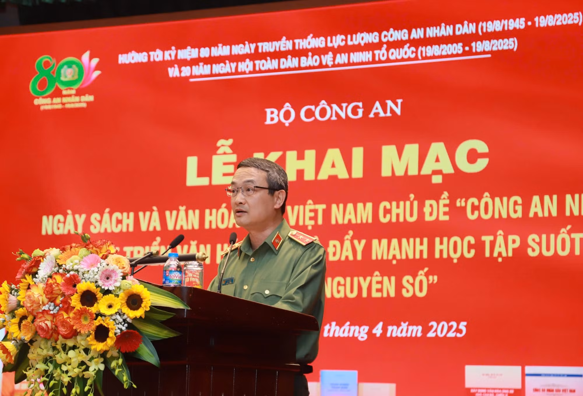 Khai mạc Ngày Sách và Văn hoá đọc Việt Nam và phát động phong trào đọc sách trong CAND -0