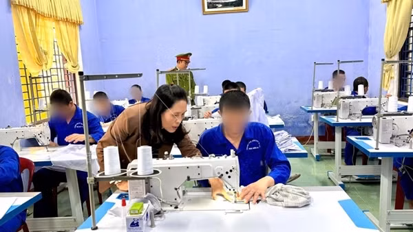 Hành trang trở về cho những người lầm lỡ