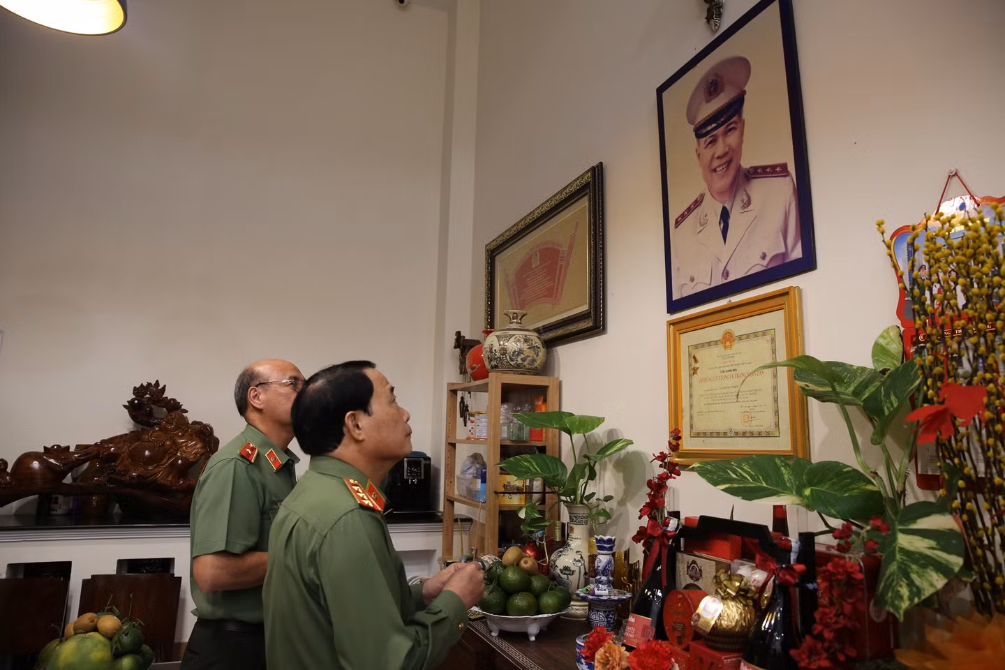 Thứ trưởng Lê Quốc Hùng thăm hỏi, chúc Tết gia đình các đồng chí nguyên lãnh đạo Bộ Công an -0