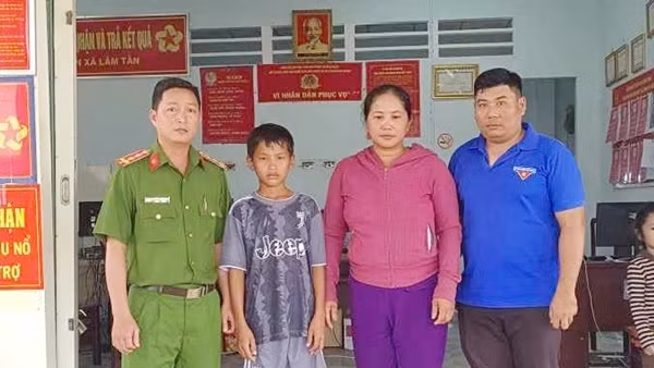 Đã tìm được người thân của bé trai bỏ nhà đi hơn 1 tháng nay