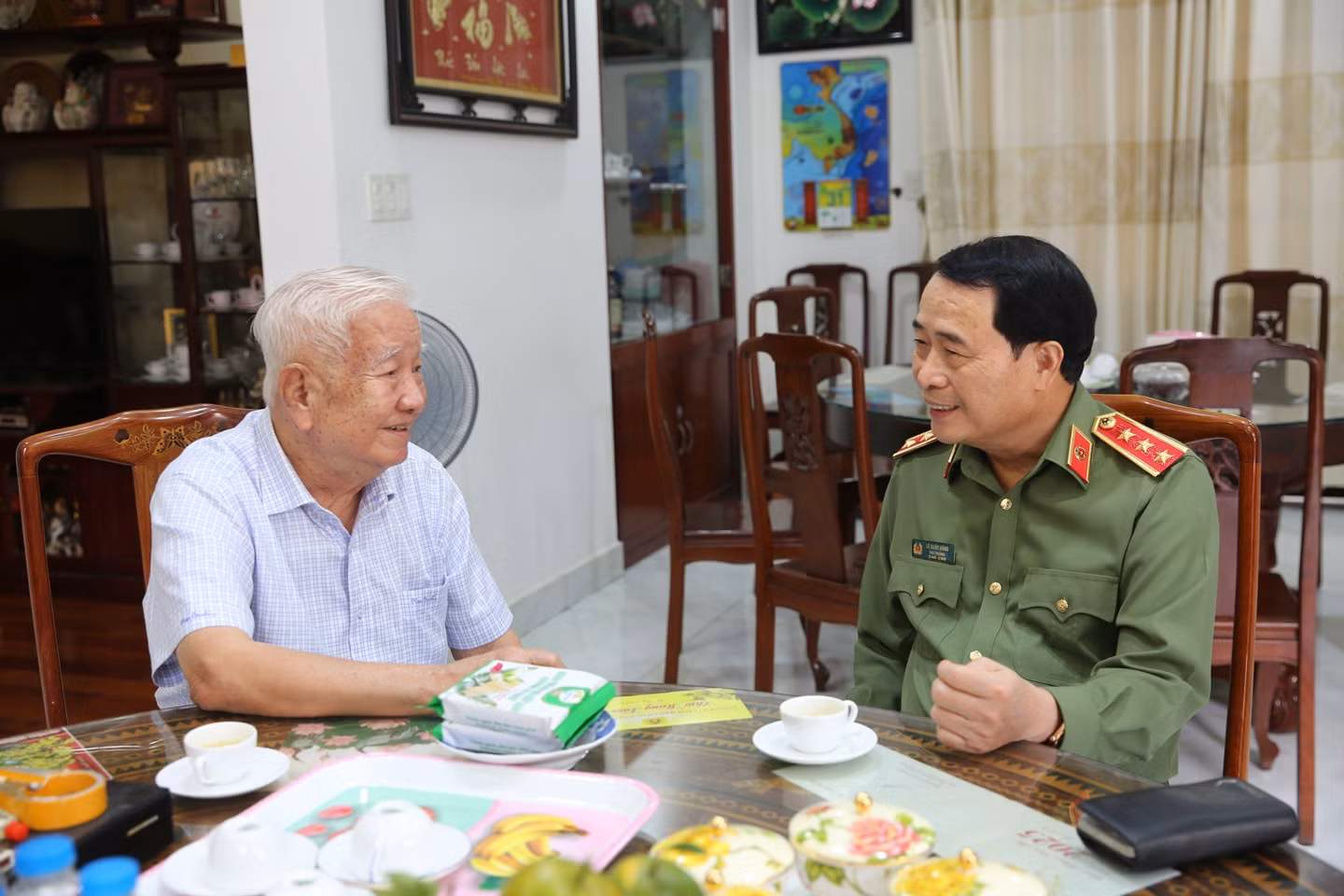 Thứ trưởng Lê Quốc Hùng thăm hỏi, chúc Tết gia đình các đồng chí nguyên lãnh đạo Bộ Công an -0