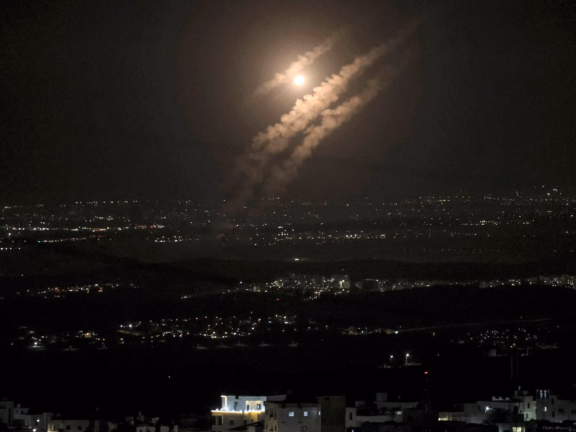 Mỹ và đồng minh cảnh báo Iran không nên đáp trả cuộc tấn công của Israel -0