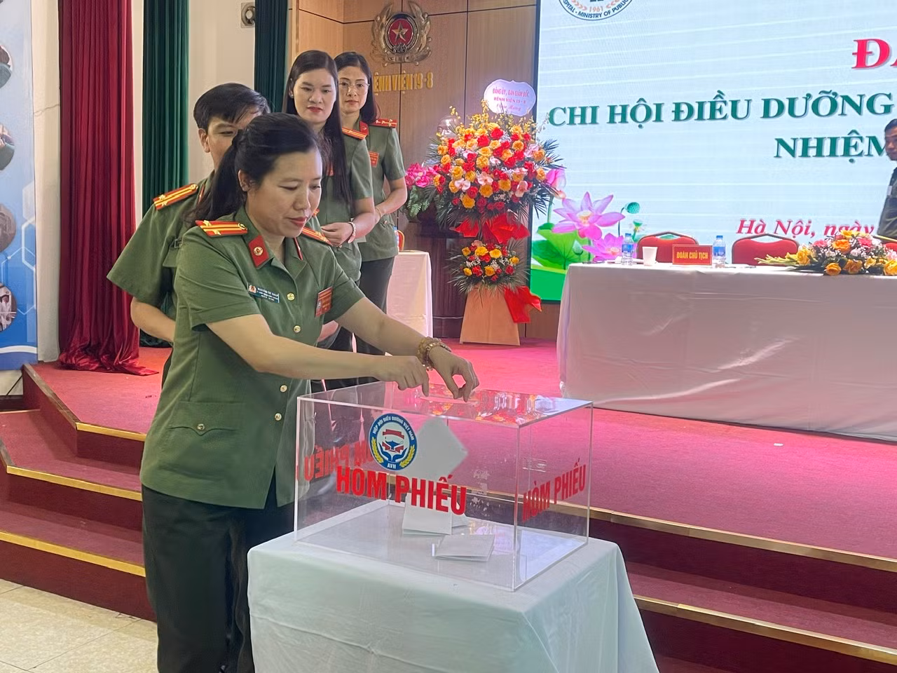 Đội ngũ cán bộ điều dưỡng góp phần nâng cao chất lượng điều trị và chăm sóc bệnh nhân -0