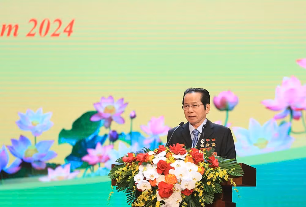 Hai tiếng thiêng liêng, hai tiếng 