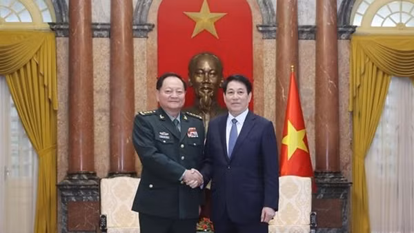 Chủ tịch nước Lương Cường tiếp Phó Chủ tịch Quân ủy Trung ương Trung Quốc