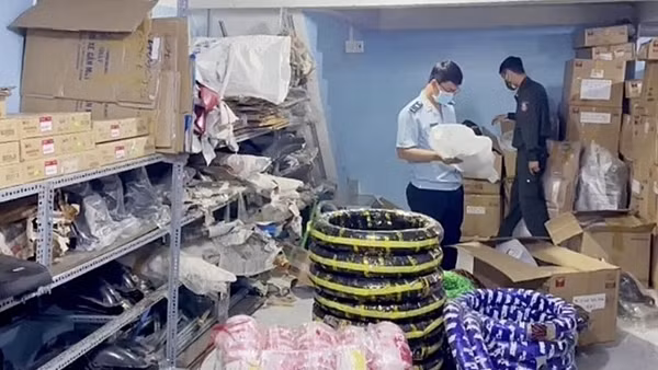 Không để hàng lậu trôi nổi trên địa bàn ảnh 3