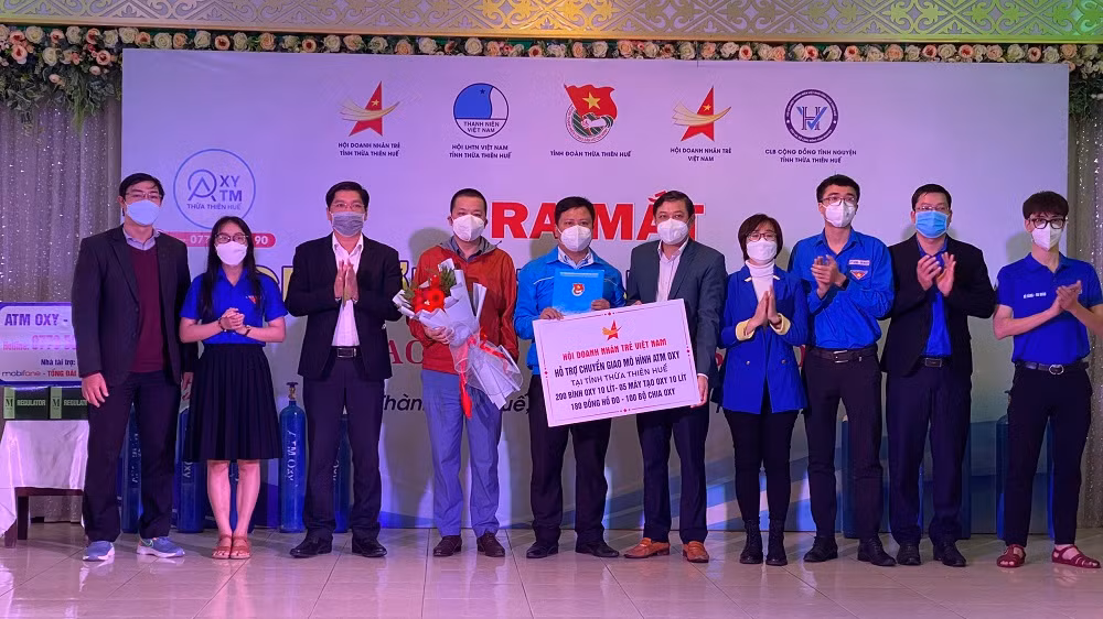 “ATM Oxy” miễn phí đã về đến 141 trạm y tế phường, xã để hỗ trợ F0 tại nhà -0
