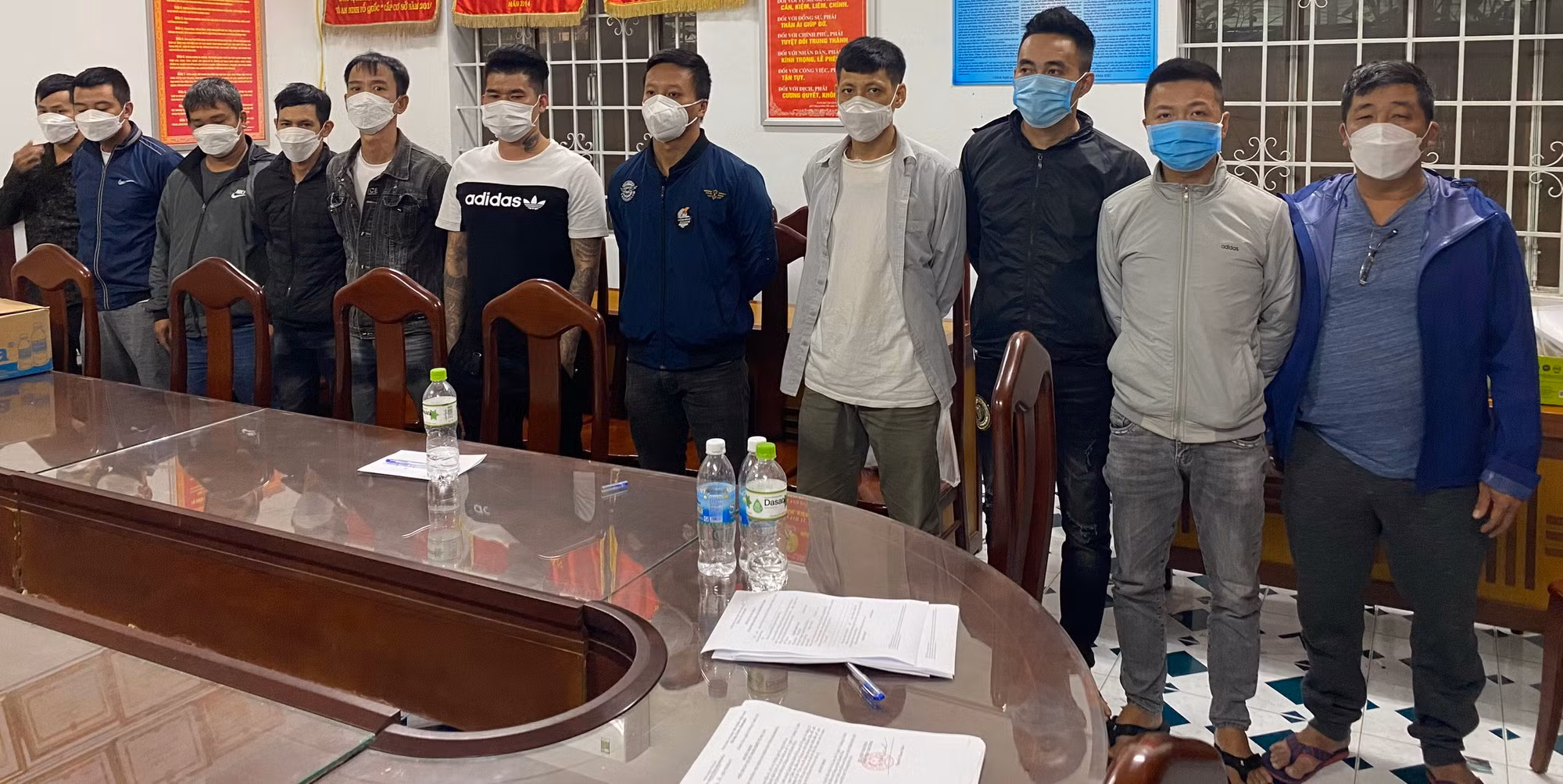 Khởi tố 11 đối tượng trong nhóm “tín dụng đen” ở phố biển Nha Trang -0