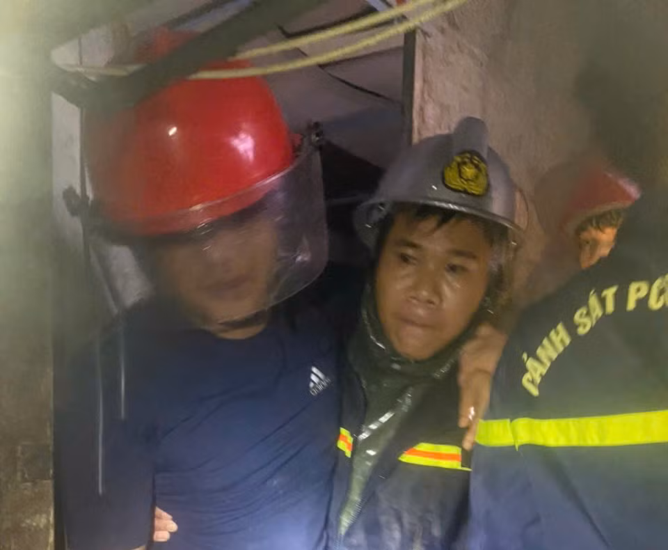 Cảnh sát PCCC&CNCH Nghệ An: Trắng đêm, xuyên bão cứu nhiều người dân bị nạn -0