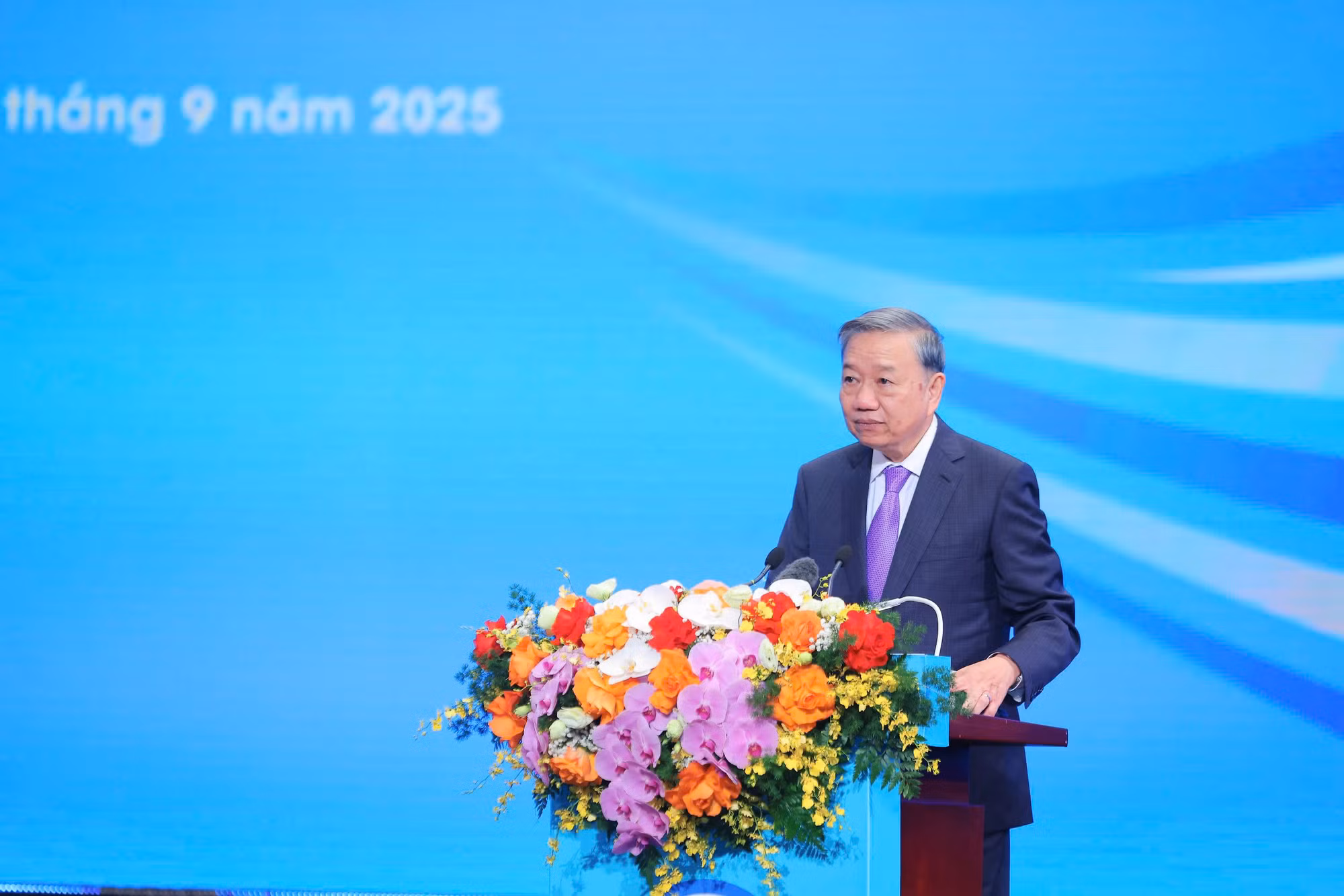 Tổng Bí Thư Tô Lâm tặng Bộ Khoa học và Công nghệ 10 chữ vàng: Tự chủ, trí tuệ, công nghệ đột phá, hội nhập -0