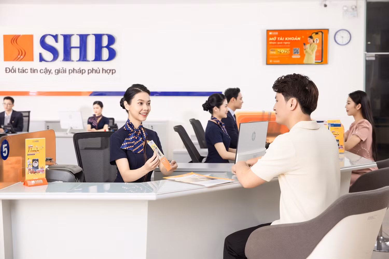 Lãi suất cho vay bình quân giảm 0,7%, còn 6,23%/năm -0
