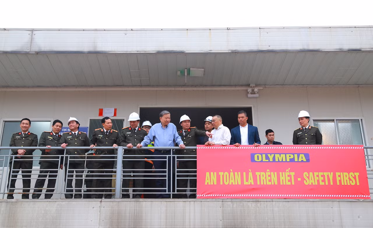 Bộ trưởng Tô Lâm thăm, chúc Tết sớm cán bộ, công nhân công trình Trụ sở Bộ Công an -1