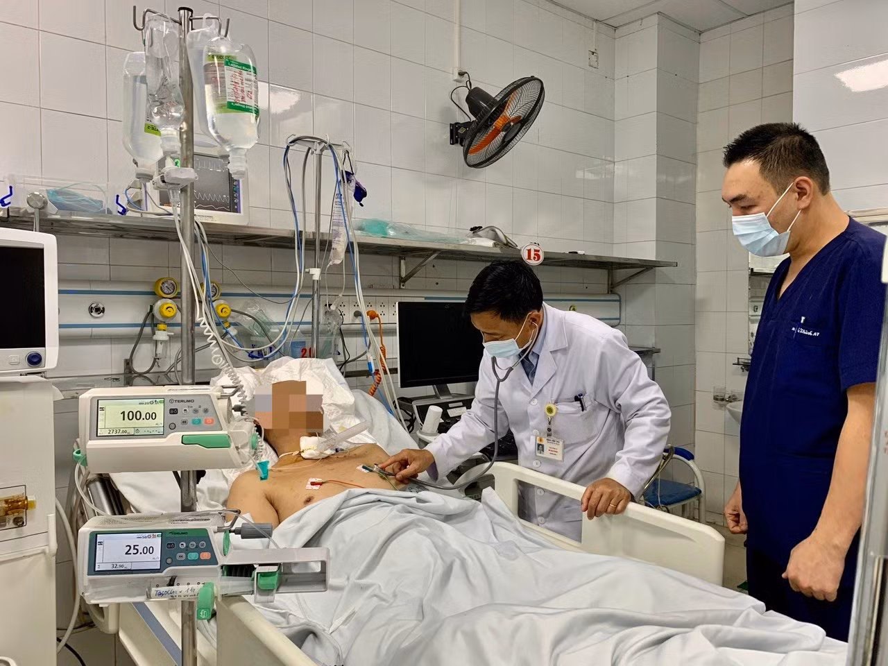 Bác sĩ Bệnh viện 19-8 xuyên Tết cấp cứu người bệnh -0