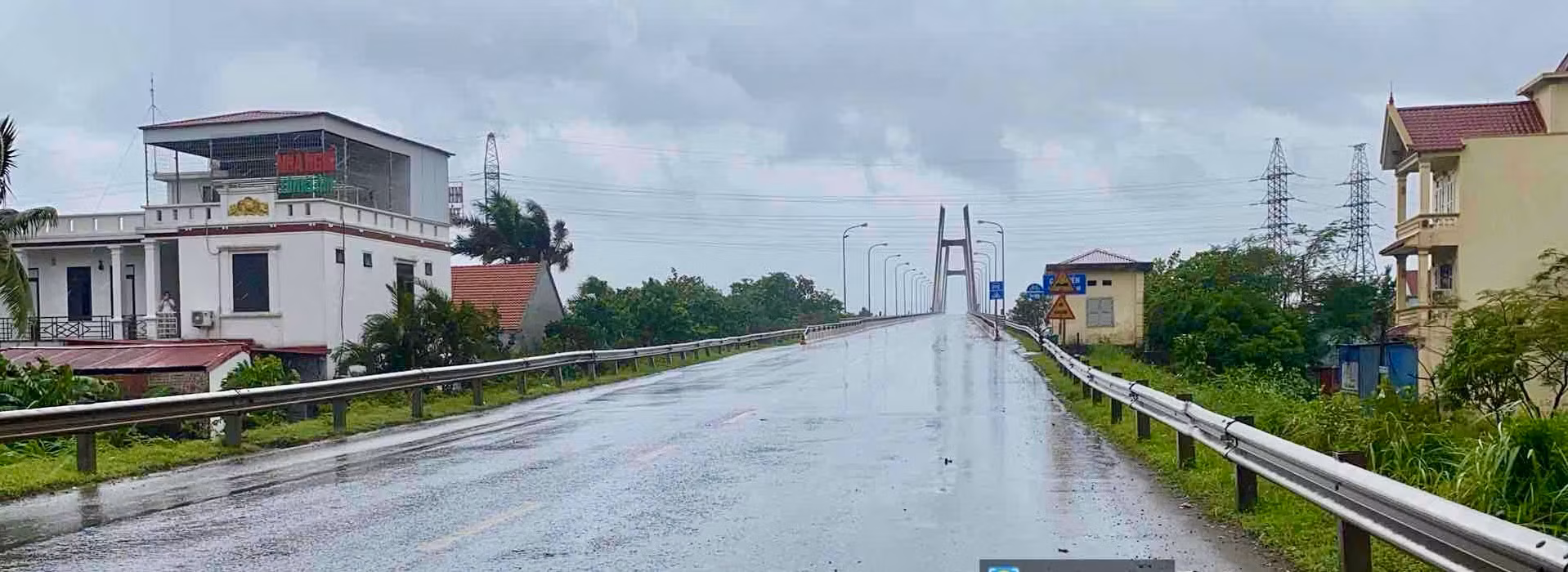 Thông tin mới nhất về giao thông trong bão số 3: Các tuyến quốc lộ chưa xảy ra hiện tượng ngập úng hay sạt lở taluy âm, taluy dương. -0
