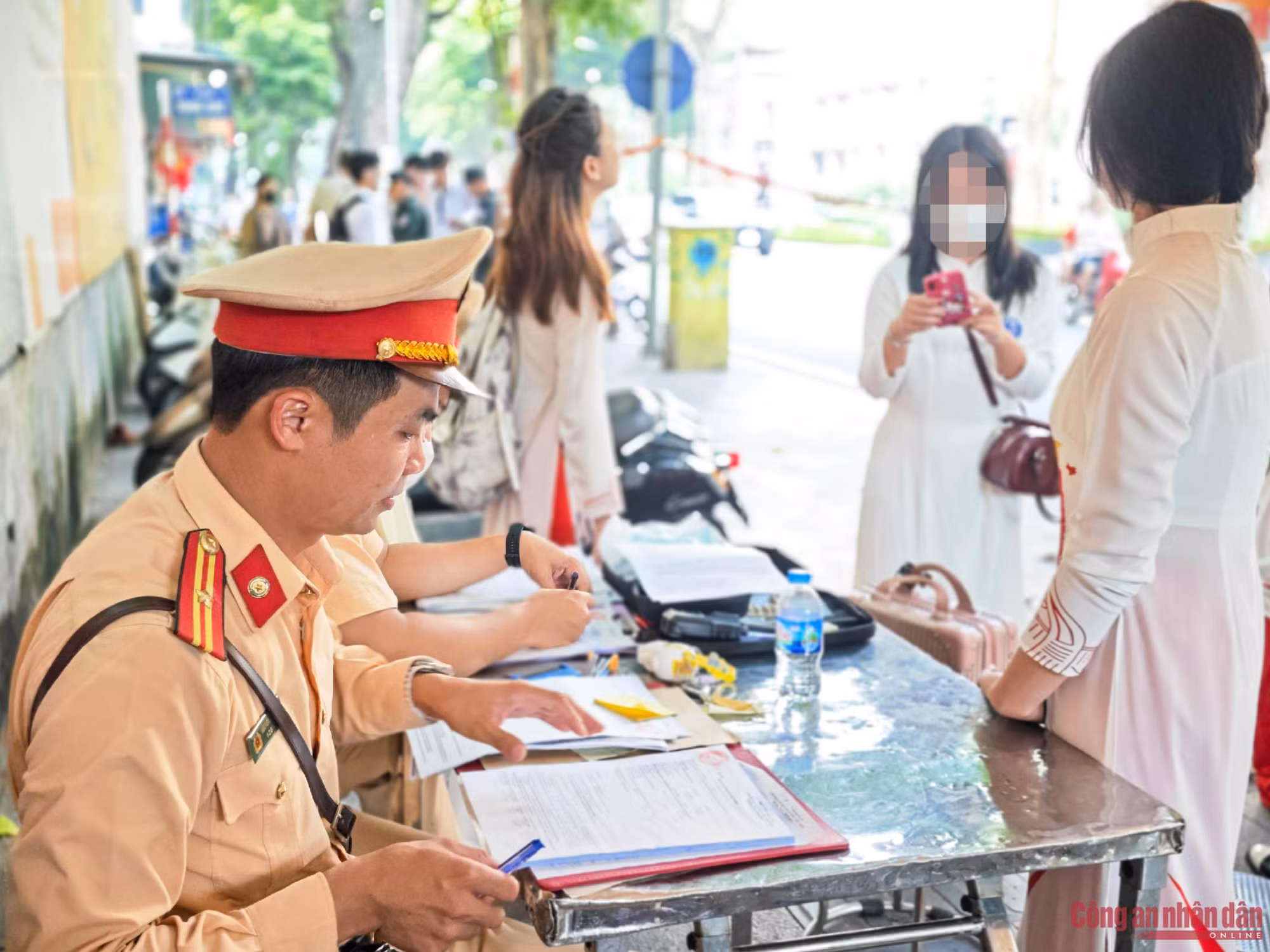 Công an Hà Nội đảm bảo an ninh, ATGT ngày học sinh tựu trường -5