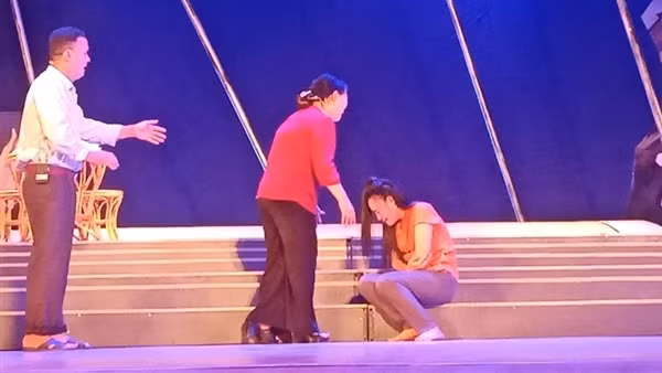 Sân khấu với đề tài hiện đại: Nghệ thuật sân khấu đang đứng bên lề cuộc sống