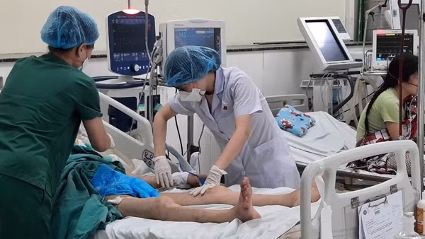 Tăng ca COVID-19 nặng và tử vong, Bộ Y tế yêu cầu bố trí nhân lực điều trị