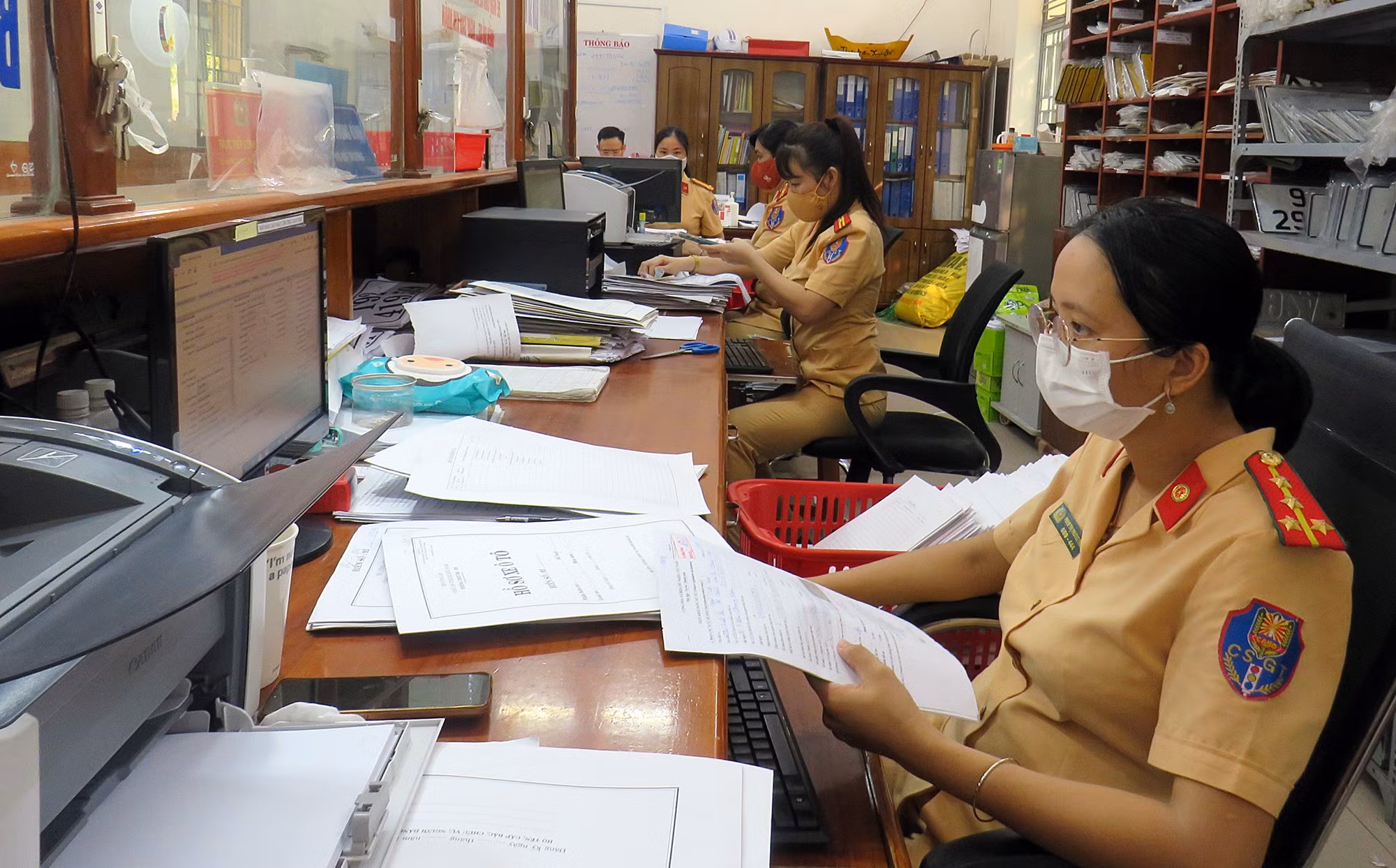 CSGT Quảng Nam nỗ lực cập nhật dữ liệu đăng ký ôtô -0