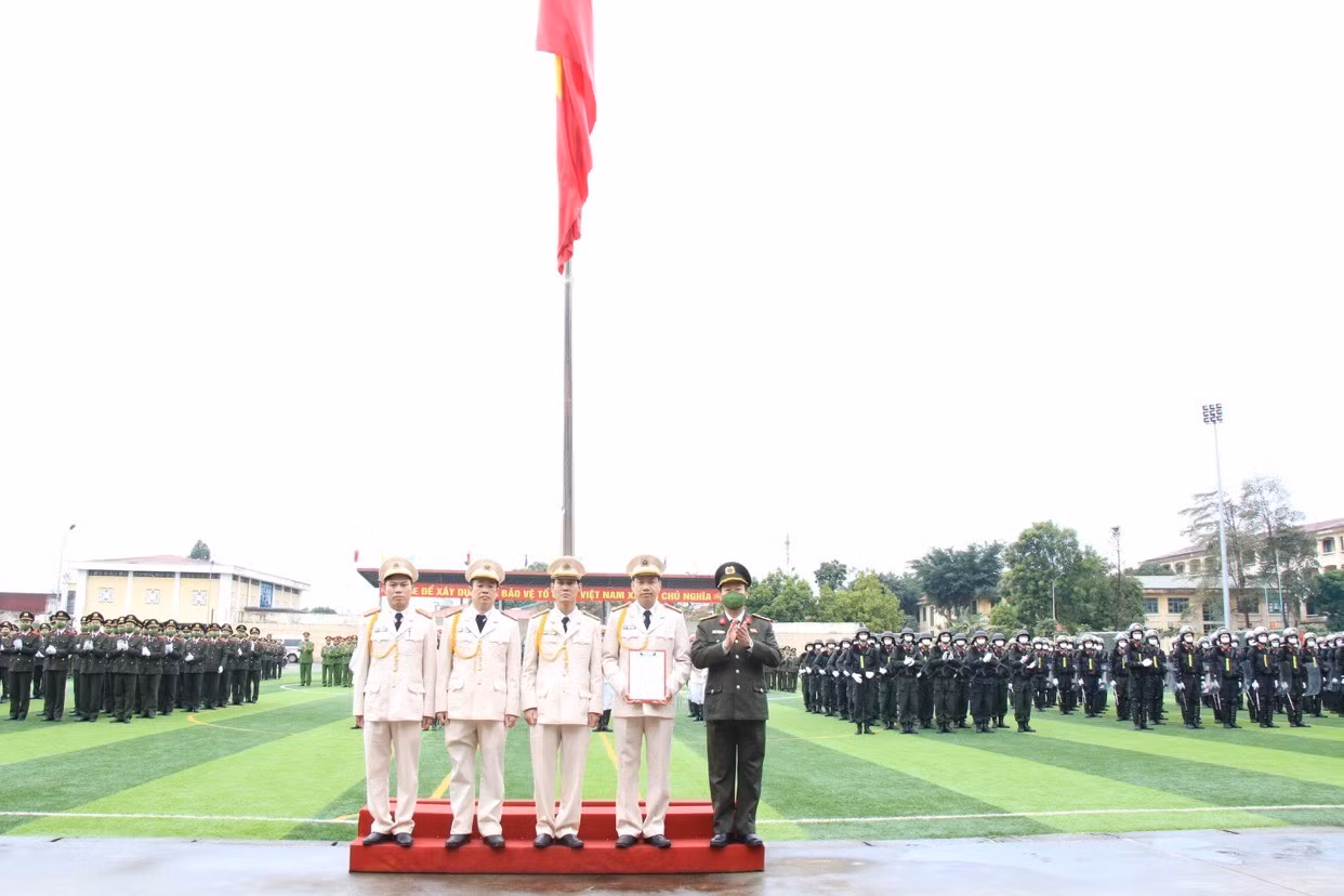 Thành lập Trung đoàn dự bị chiến đấu Trường cao đẳng ANND I -0