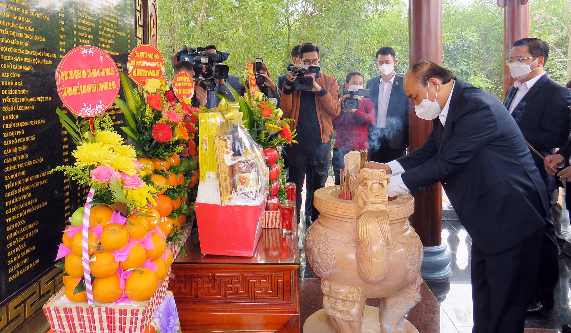 Chủ tịch nước Nguyễn Xuân Phúc dự Lễ khánh thành Nhà bia ghi danh liệt sĩ tại Quảng Nam -0