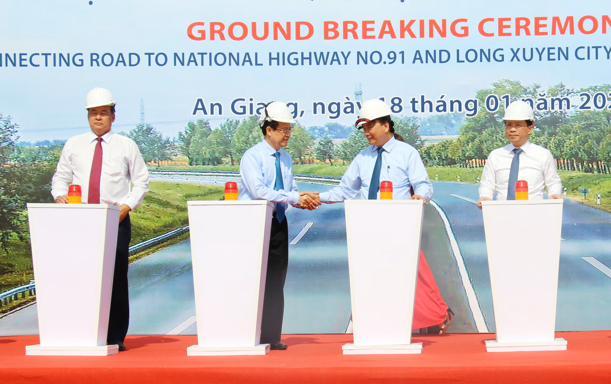 Chủ tịch nước Nguyễn Xuân Phúc dự Lễ khởi công Dự án tuyến nối Quốc lộ 91 và tuyến tránh TP Long Xuyên -1