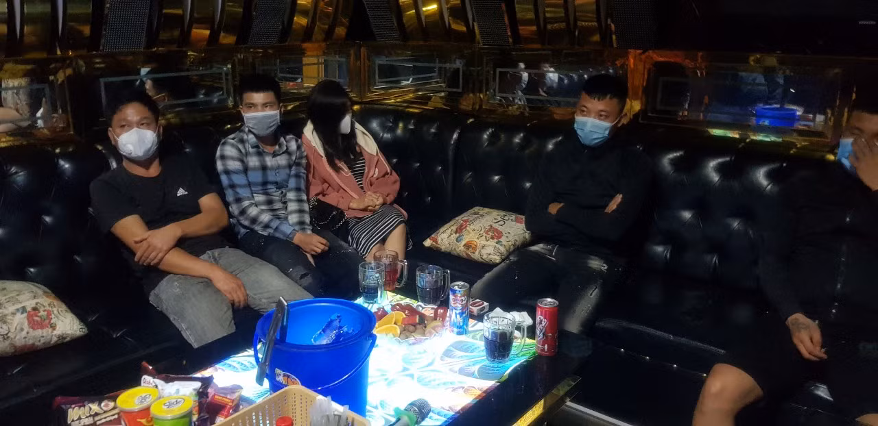 các đối tượng tại karaoke bảo ngọc 2.jpg -0